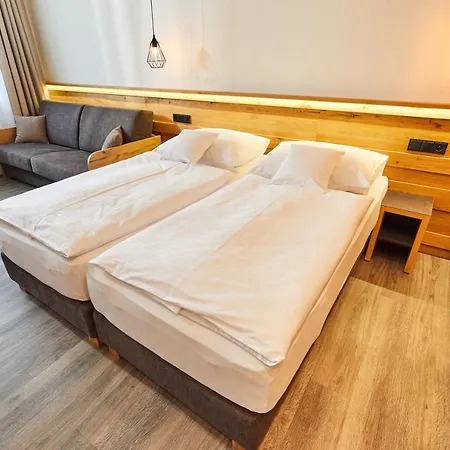 Amanita Aparthotel Snezne (Pardubice)